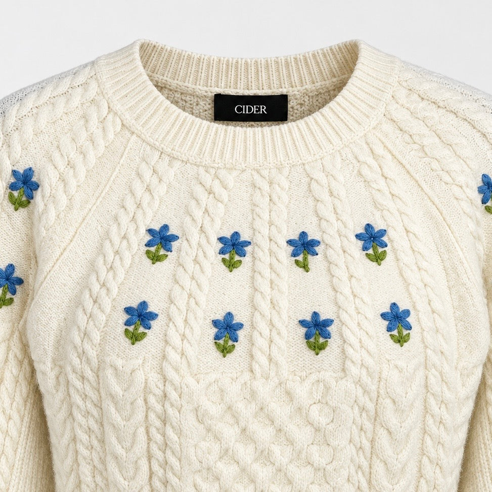 Etichetă de brand CIDER mărime XS, tricot crem cu broderie florală
