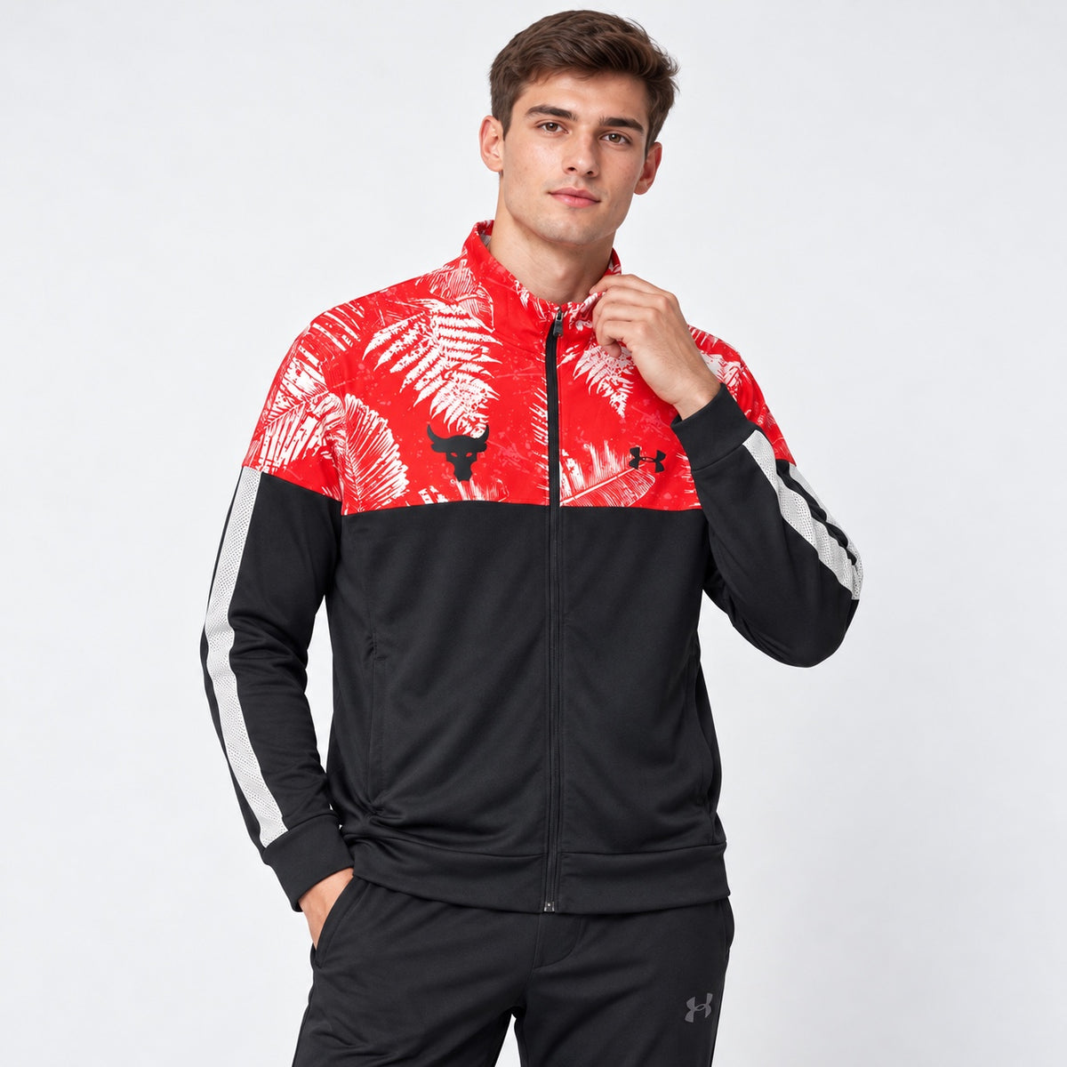Jachetă Under Armour Project Rock pentru bărbați, vedere frontală pe model