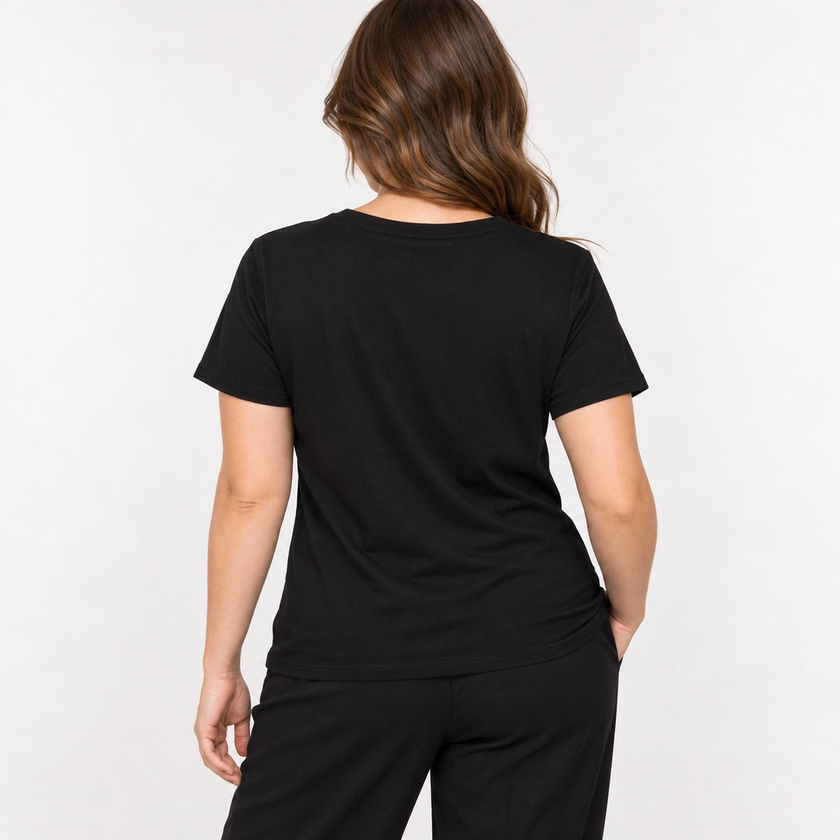 Tricou GUESS negru, vedere spate pe model
