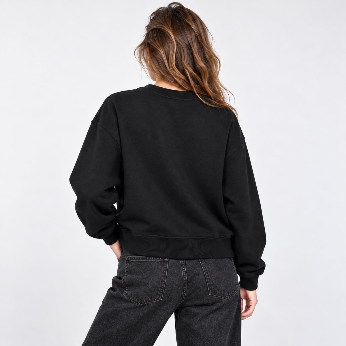 Bluză KENZO Tiger neagră cu broderie, model spate.jpg