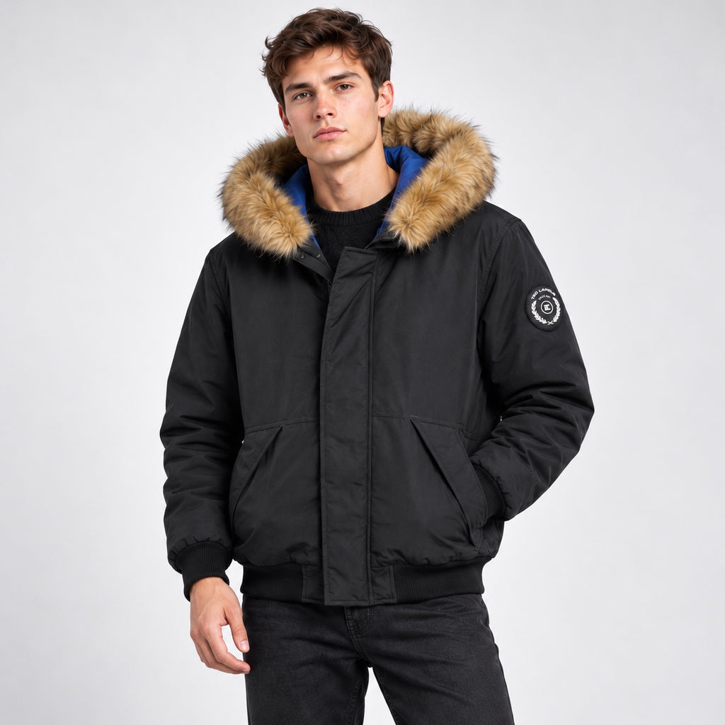 Geacă Ted Lapidus bomber neagră, față pe model, glugă cu blană artificială