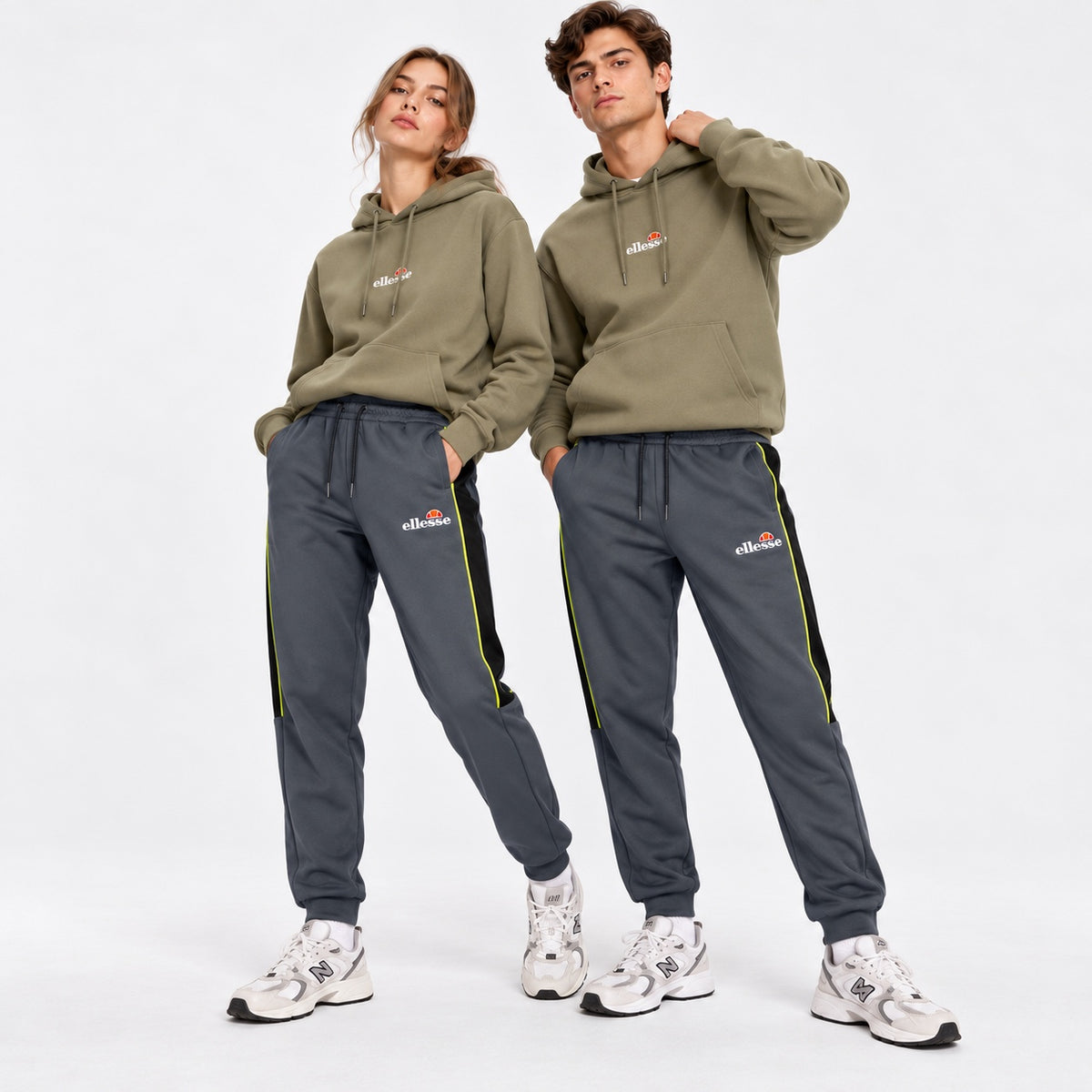 Detaliu pantaloni ellesse gri, logo și buzunare