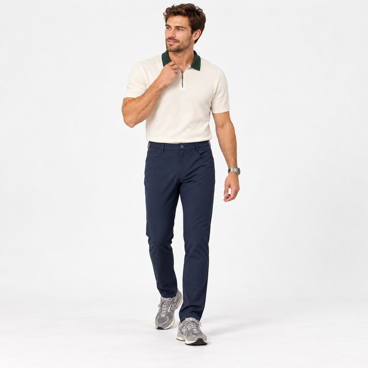 Pantaloni Calvin Klein Golf Genius bleumarin pe model, față