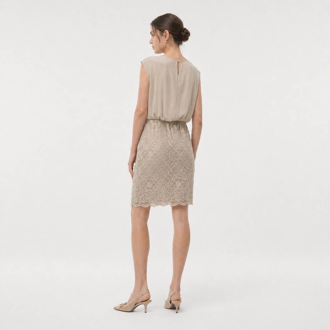 Set rochie din dantelă și cardigan Comma bej