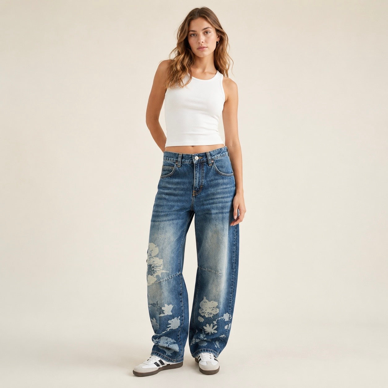 Blugi BDG Urban Outfitters barrel leg albaștri cu imprimeu floral