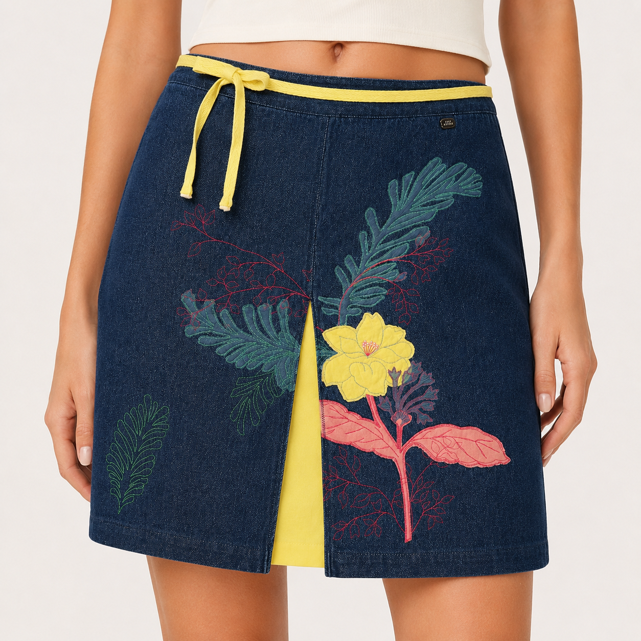 Fustă Ted Baker din denim cu broderie florală
