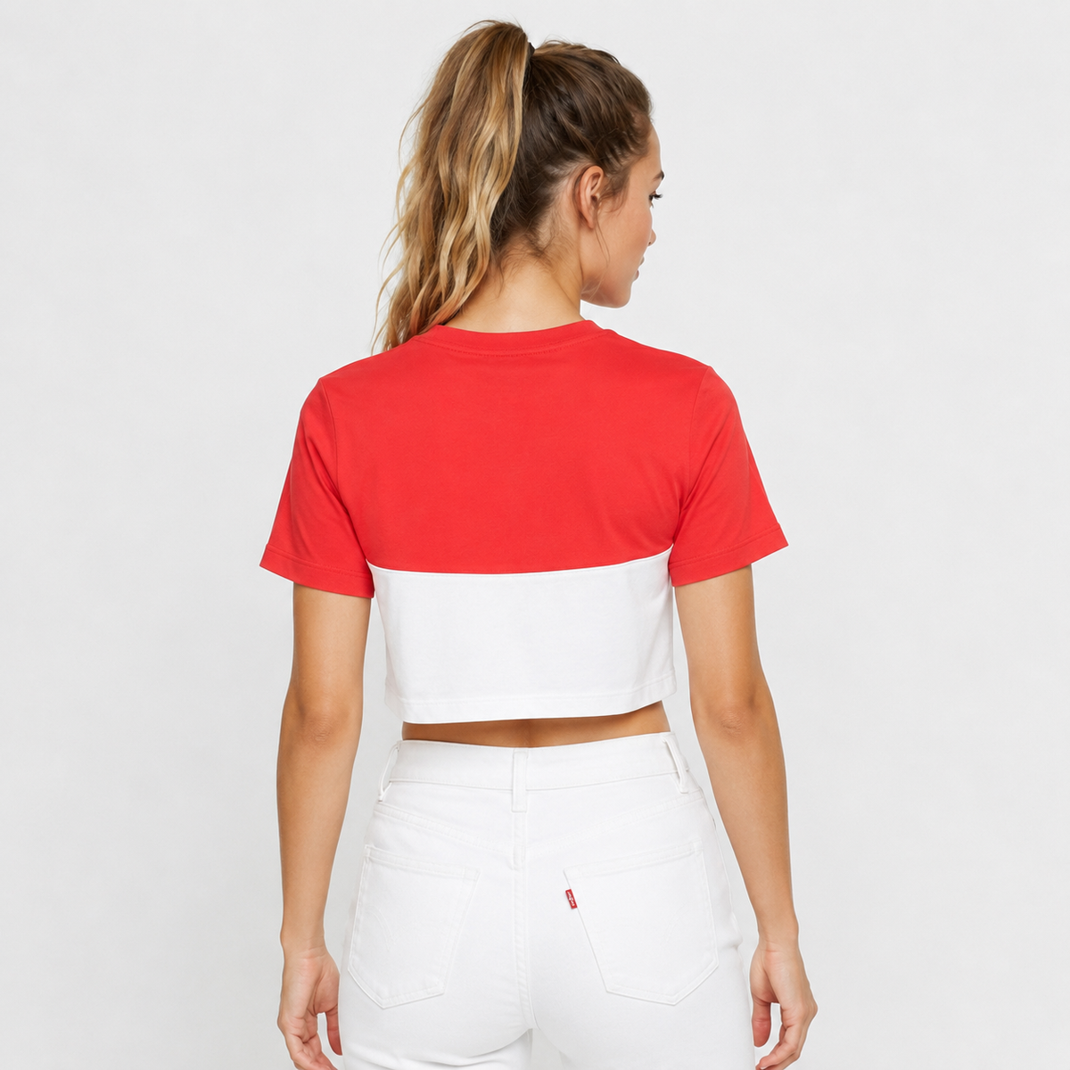Tricou cropped Nike roșu cu alb