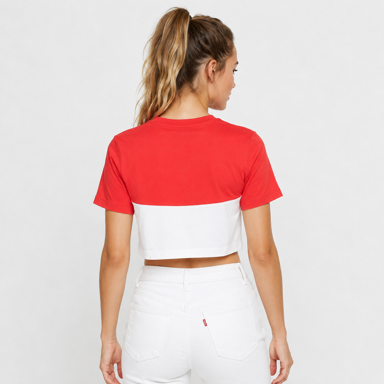 Tricou cropped Nike roșu cu alb