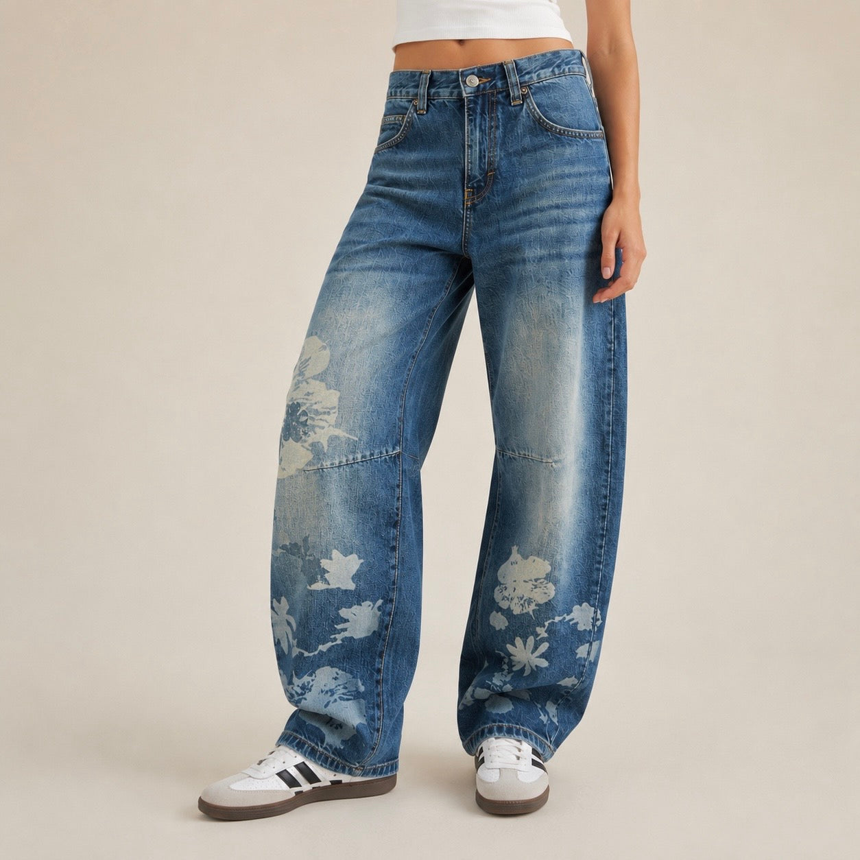 Blugi BDG Urban Outfitters barrel leg albaștri cu imprimeu floral