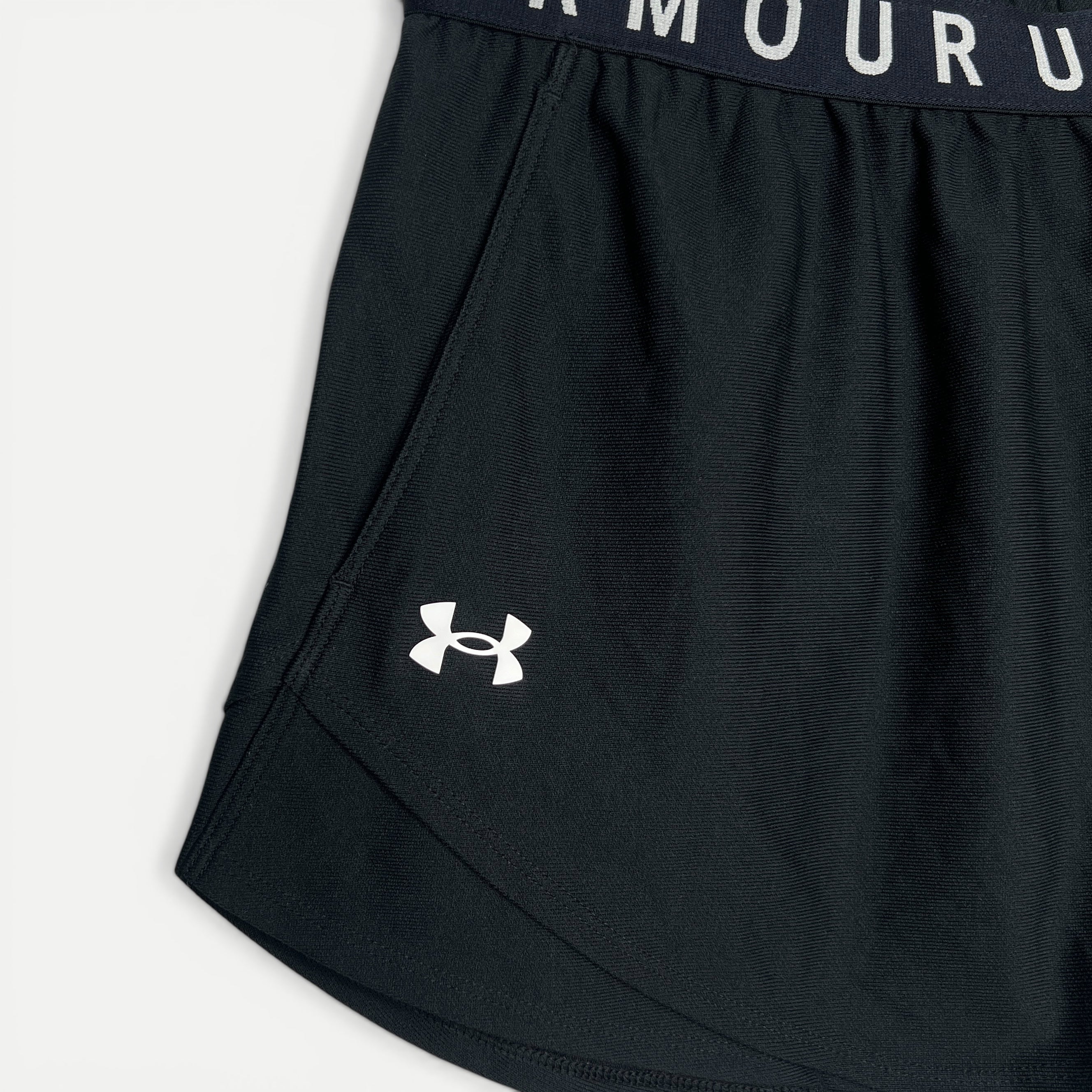 Pantaloni scurți sport Under Armour negri