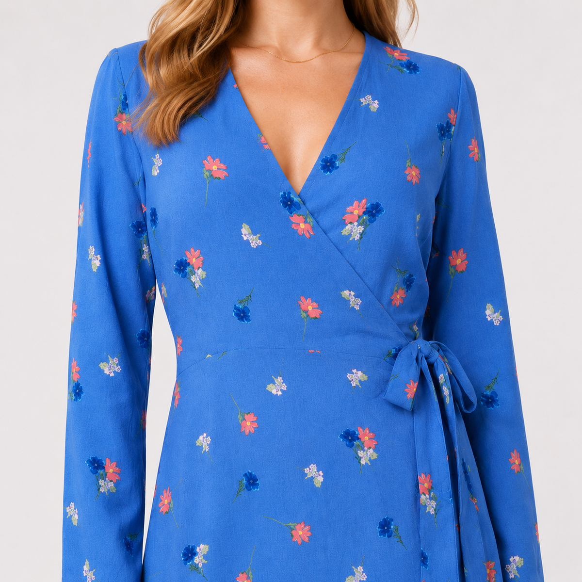 Rochie Envii albastră petrecută din vâscoză cu imprimeu floral