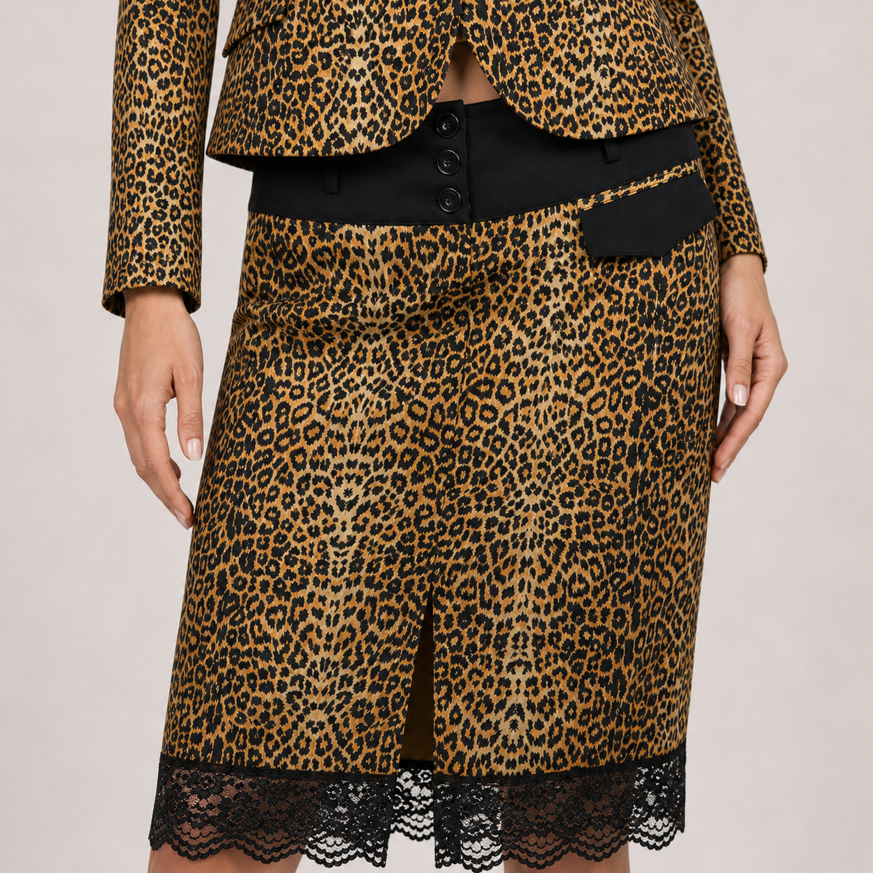 Costum Cinema Donna cu imprimeu leopard, sacou și fustă