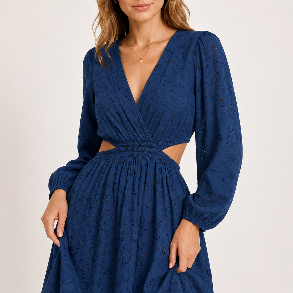 Rochie Cotton Club albastră din bumbac cu broderie și decupaje în talie