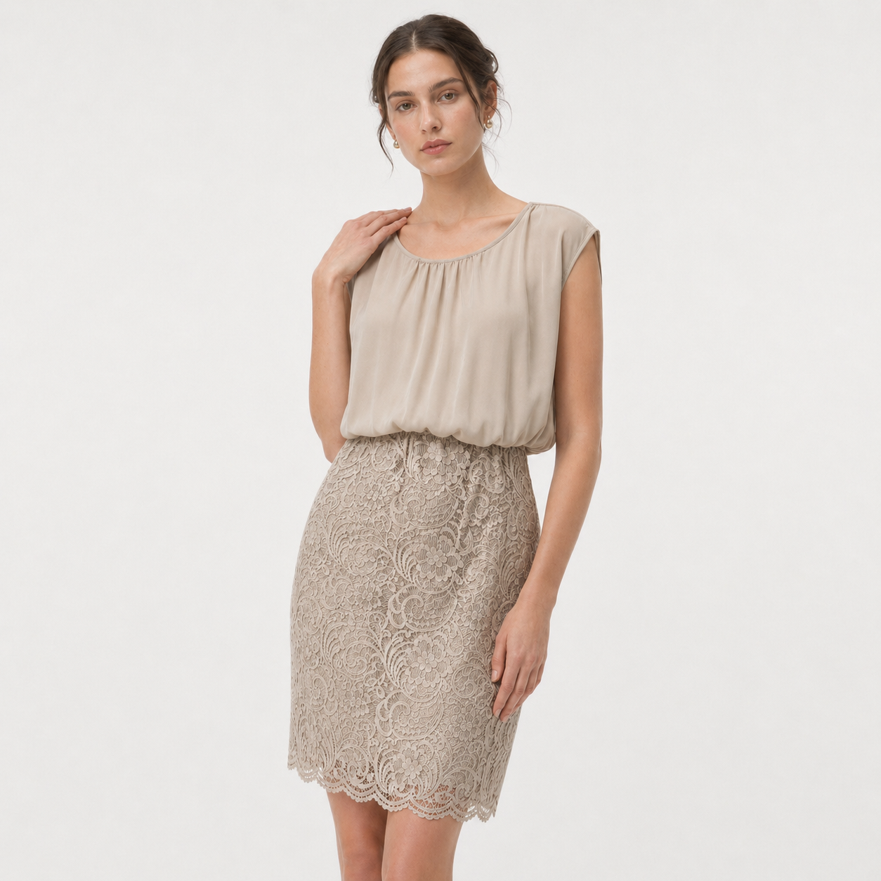 Set rochie din dantelă și cardigan Comma bej