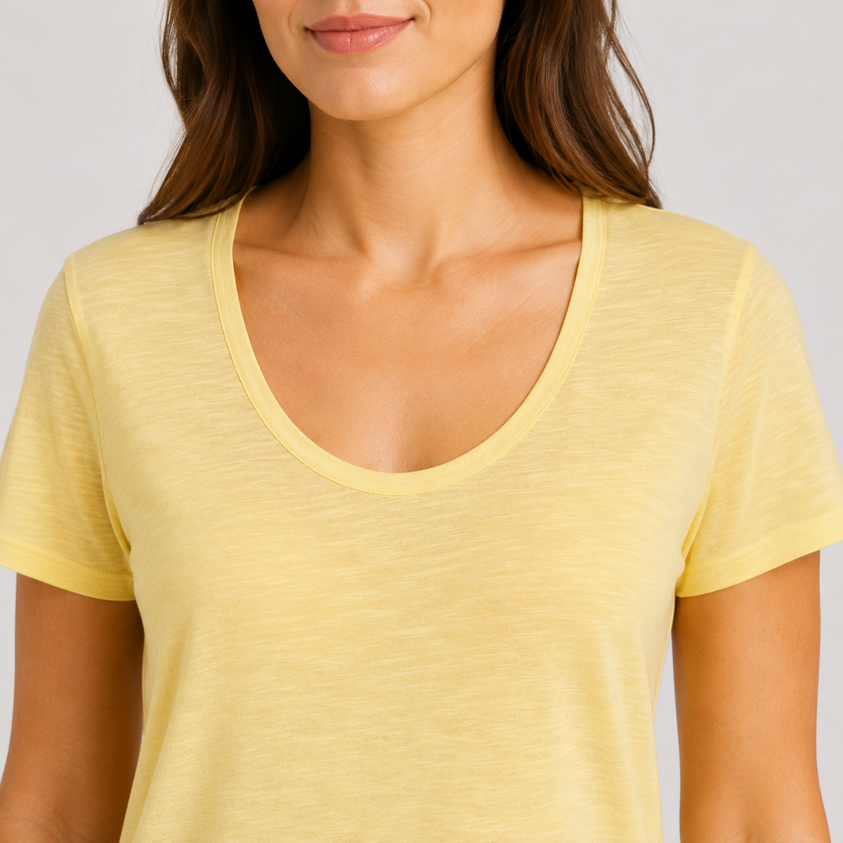 Tricou American Vintage galben cu decolteu rotund
