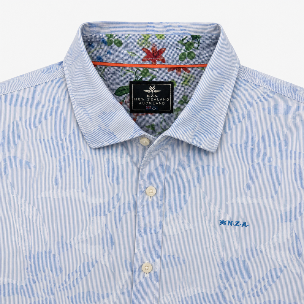 Cămașă N.Z.A. albastru deschis cu model floral discret