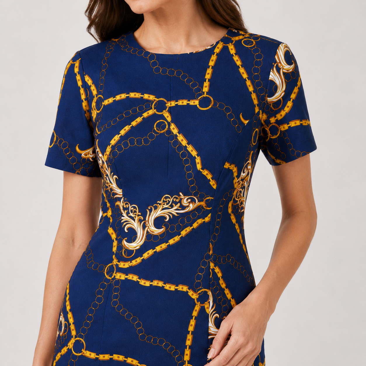 Rochie Madeleine bleumarin cu imprimeu lanțuri aurii