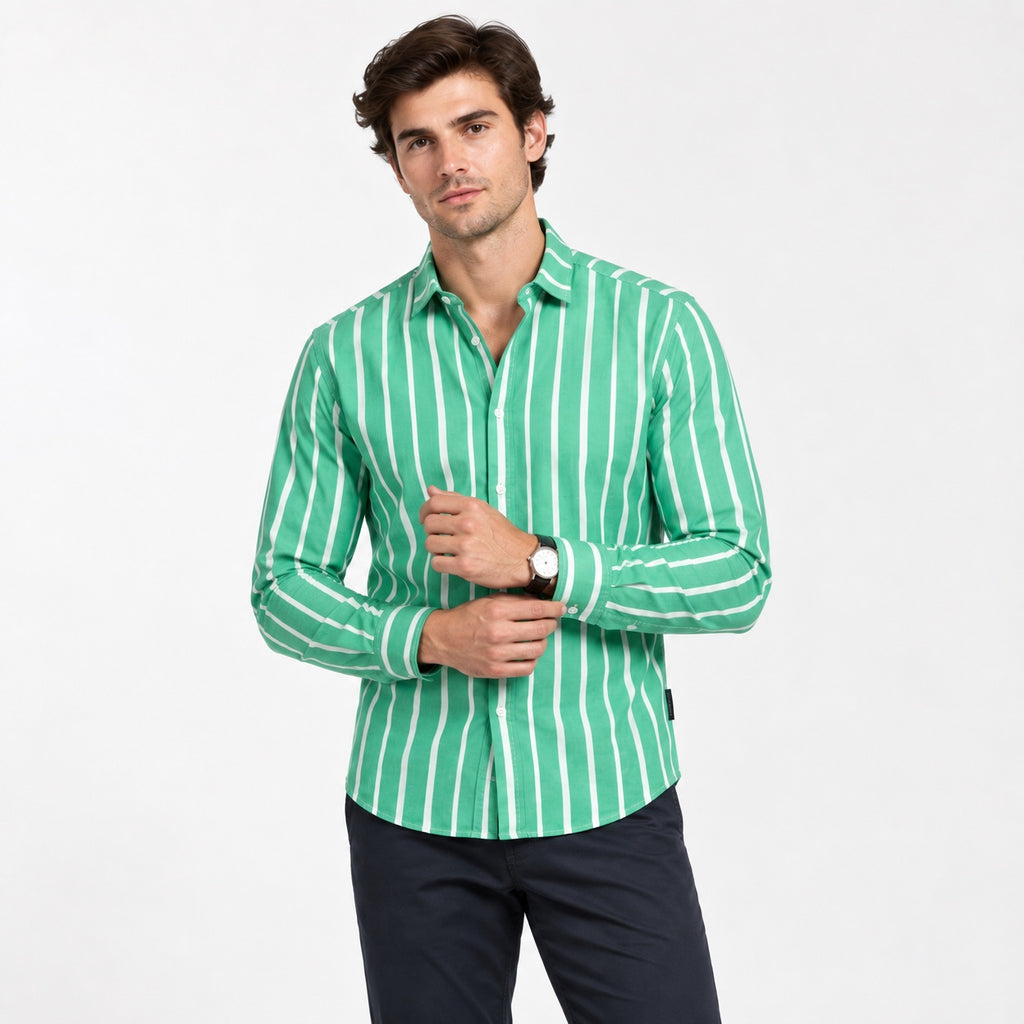Cămașă Tom Tailor Denim verde cu dungi albe, vedere frontală pe model