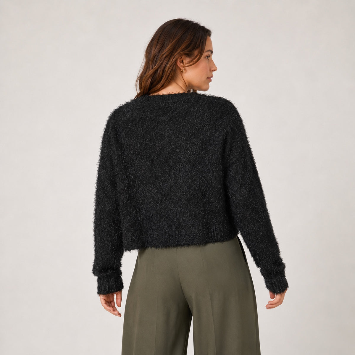 Cardigan Chicorée negru pufos cu nasturi tip bijuterie