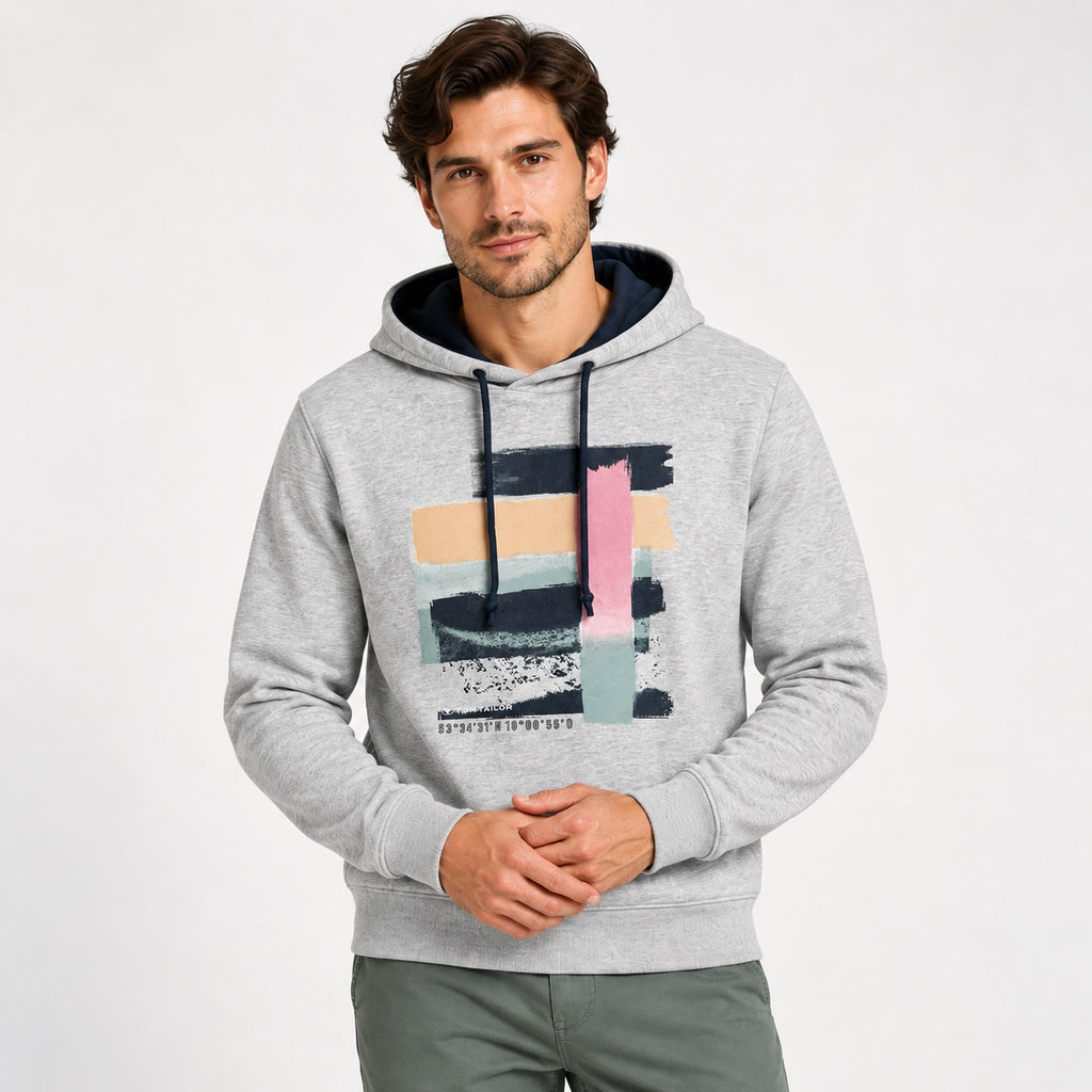 Hanorac Tom Tailor gri cu imprimeu abstract, vedere frontală pe model