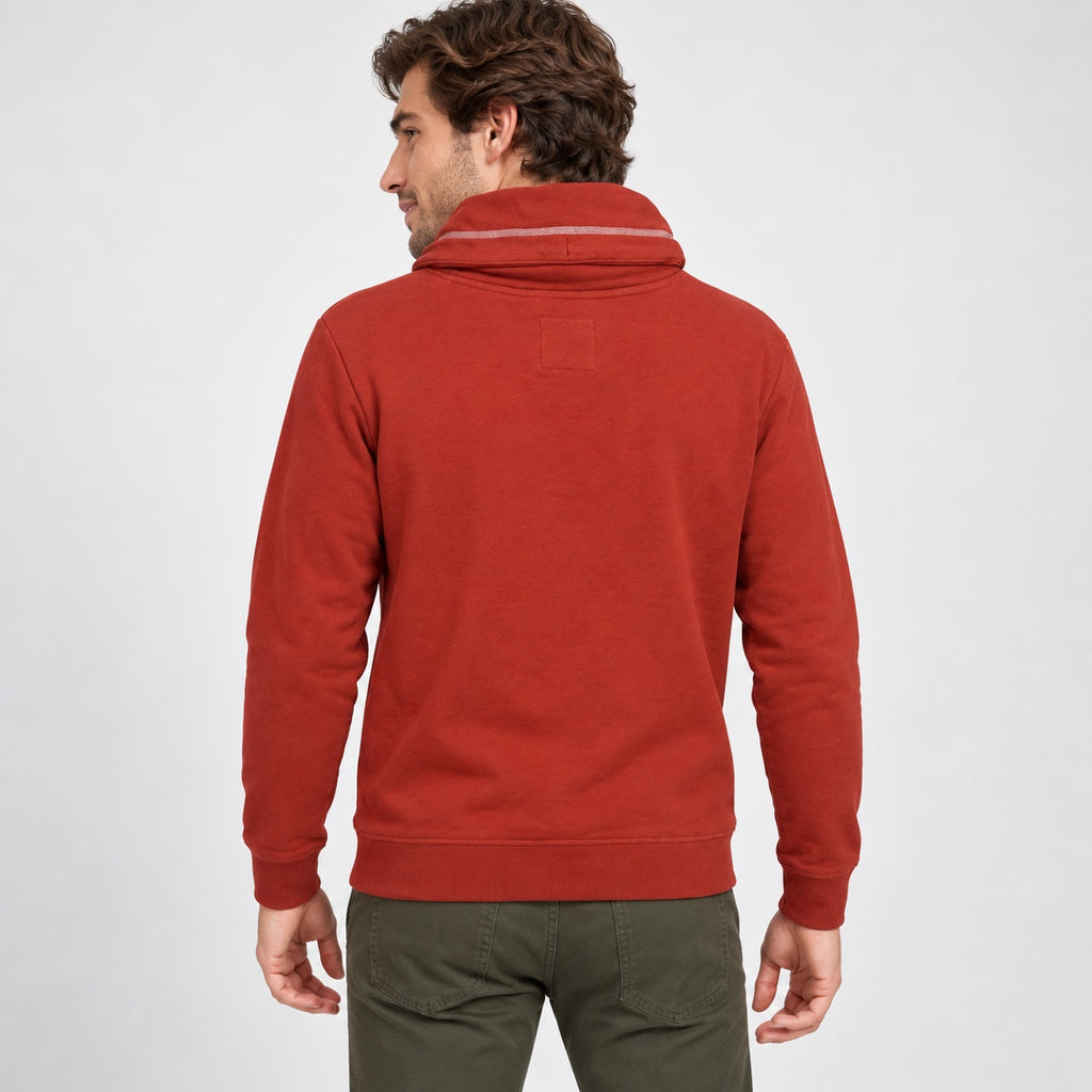 Hanorac Tom Tailor ruginiu cu guler snood, vedere din spate pe model