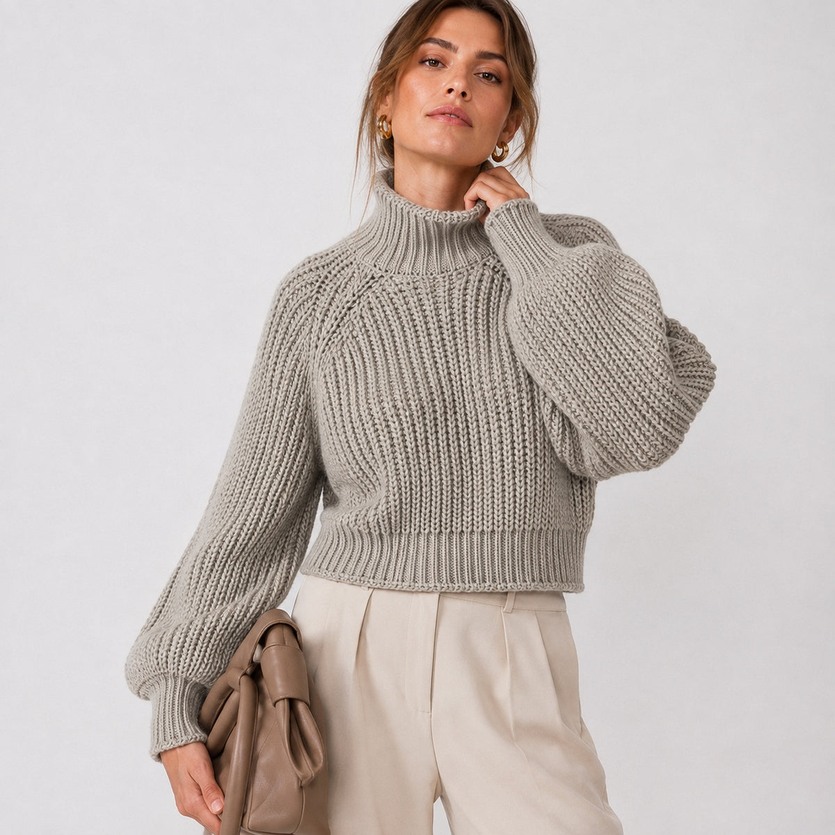 Pulover H&M cropped greige cu guler înalt