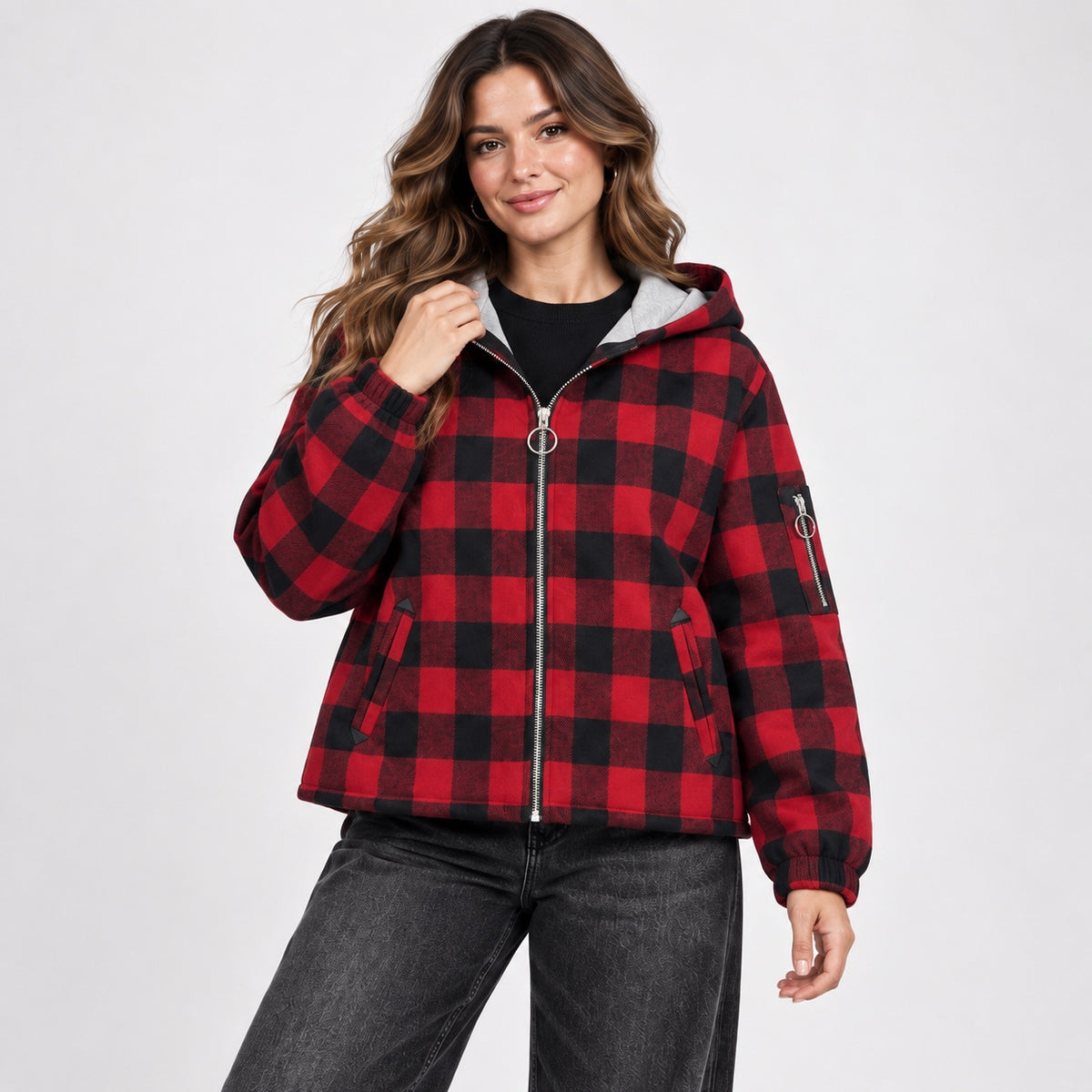 Jachetă H&M Divided în carouri roșu-negru, vedere frontală pe model