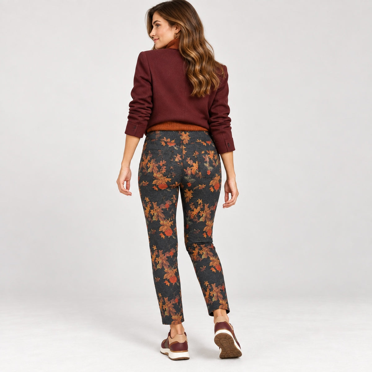 Pantaloni Laura Torelli Classic negri cu imprimeu floral