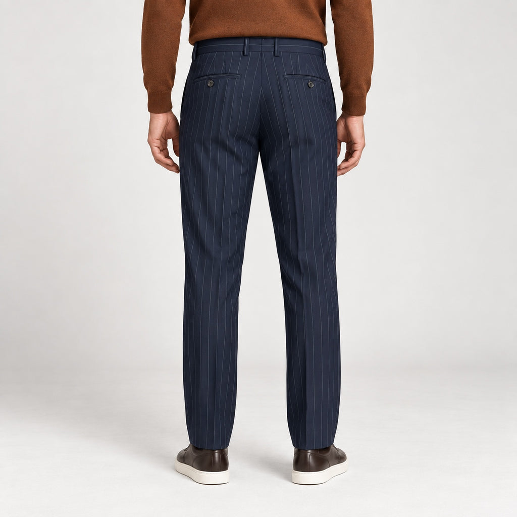 Pantaloni Hugo Boss bleumarin cu dungi, vedere din spate pe model
