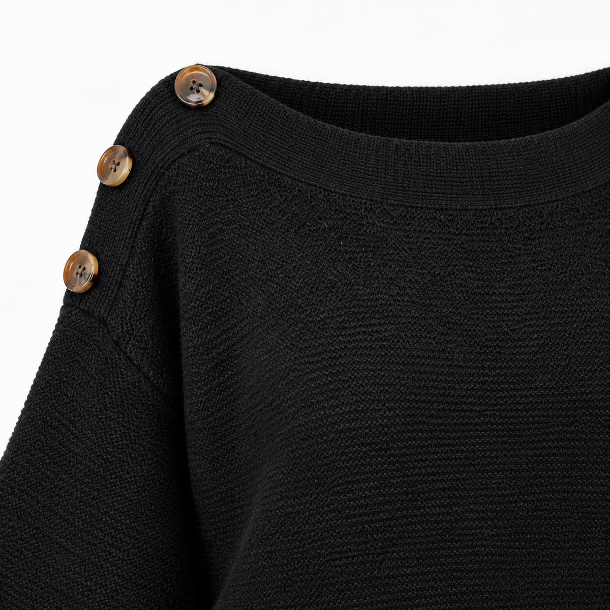 Rochie tricotată Rivers neagră, detaliu tricot și nasturi pe umăr