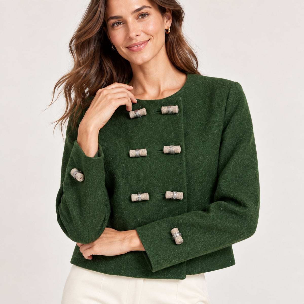 Sacou Mothwurf Austrian Couture verde, detaliu pe model